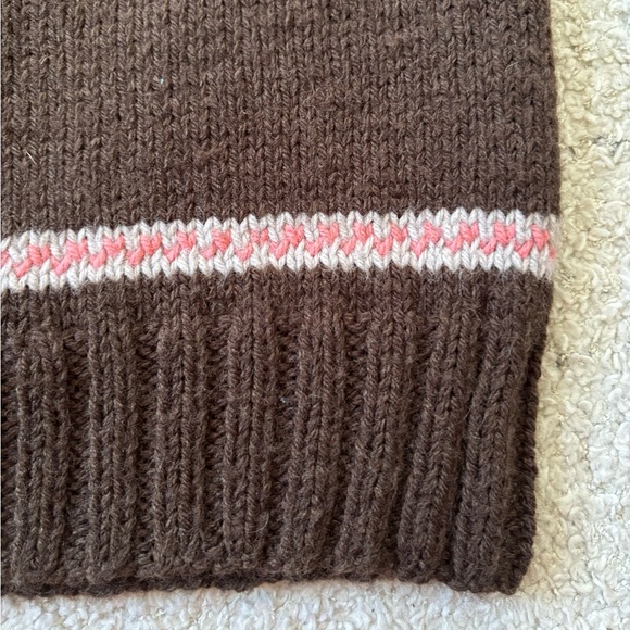 Hand-knit Sweater - Picture 7 of 8